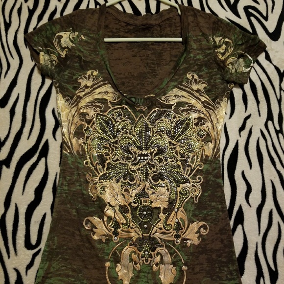 A & Diamonds V-Top - Picture 1 of 2